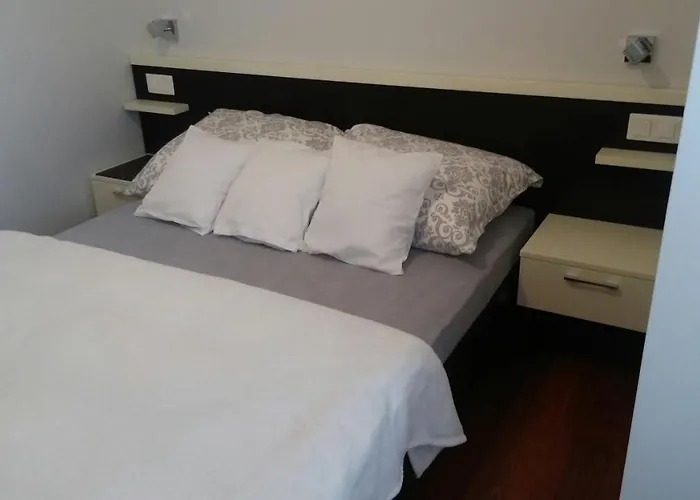 Апартаменты Esensja Ii